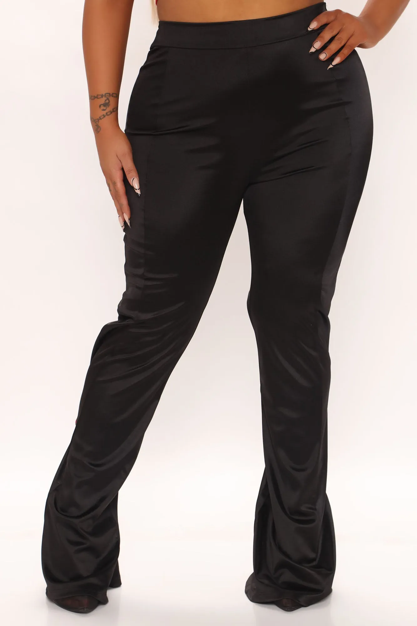 All Glowed Up Satin Flare Pant 33 - Black