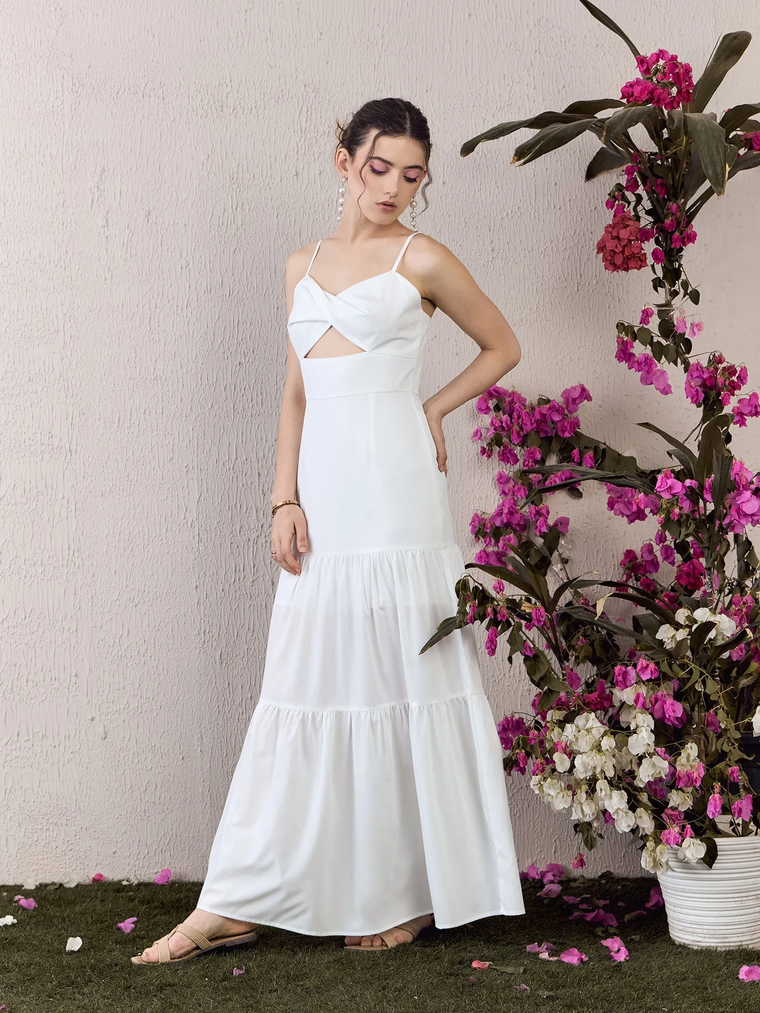 Berrylush Women Solid White Sweetheart Neck Sleeveless Front Twist Cutout Straight Hem Ruffled Maxi Dress