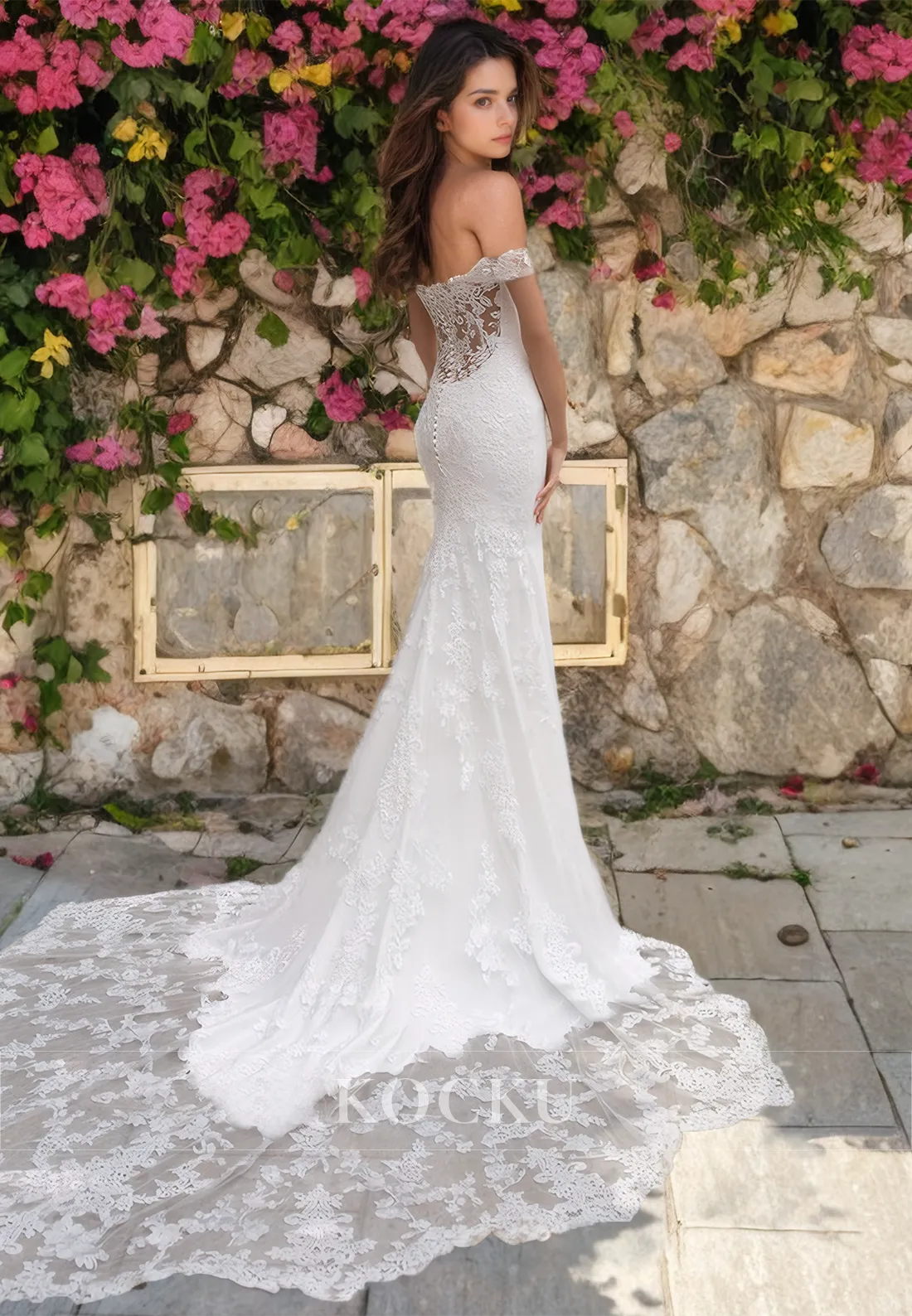 Sweetheart Sleeveless Satin Mermaid Beach Dress with Lace Sweep Train Boho Wedding Dress